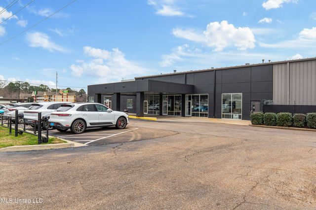 5385 N I 55 Street, Jackson, MS 39206