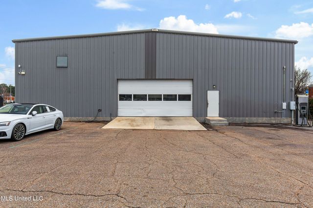 5385 N I 55 Street, Jackson, MS 39206