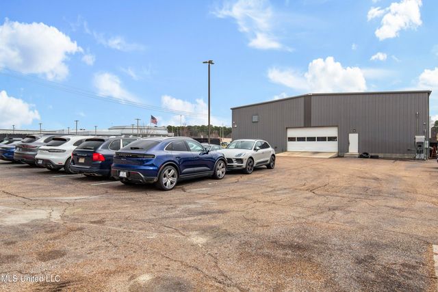 5385 N I 55 Street, Jackson, MS 39206