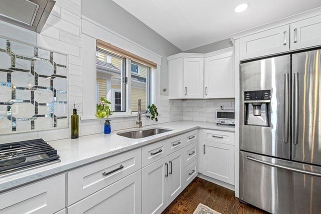 10 Grant St 2, Somerville, MA 02145