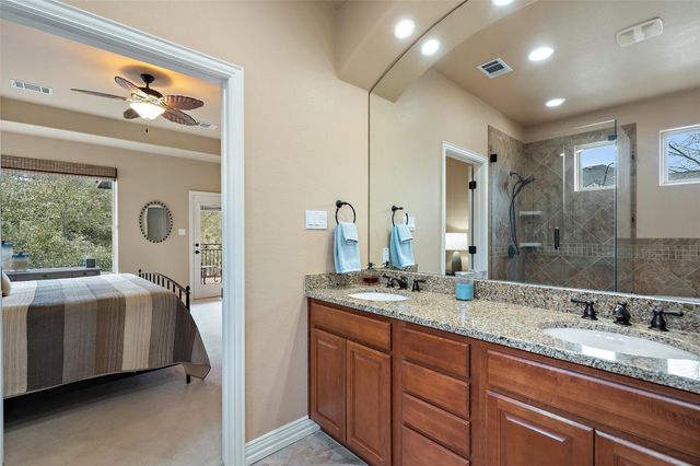 118 Bridgepoint DR, Kingsland, TX 78639