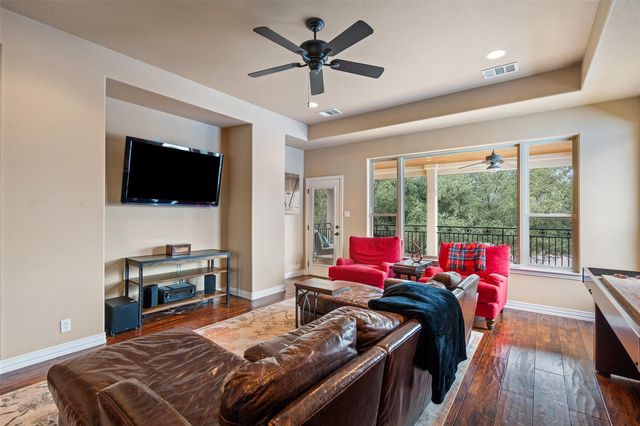 118 Bridgepoint DR, Kingsland, TX 78639