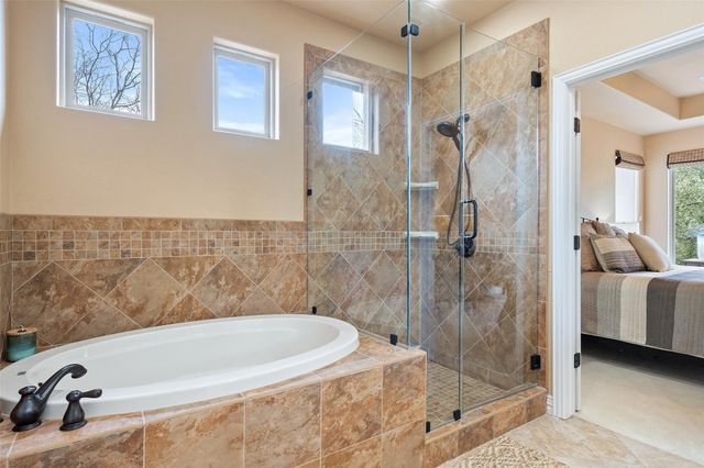 118 Bridgepoint DR, Kingsland, TX 78639