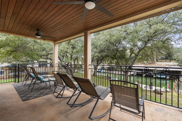 118 Bridgepoint DR, Kingsland, TX 78639