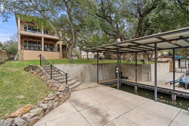 118 Bridgepoint DR, Kingsland, TX 78639