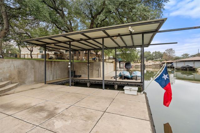 118 Bridgepoint DR, Kingsland, TX 78639