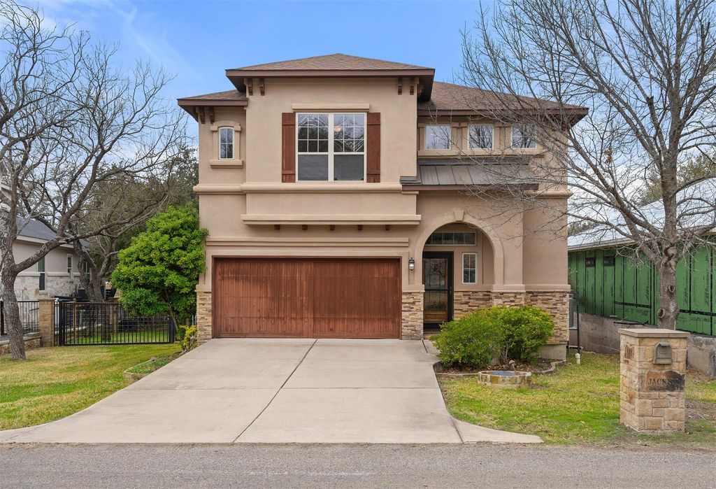 118 Bridgepoint DR, Kingsland, TX 78639