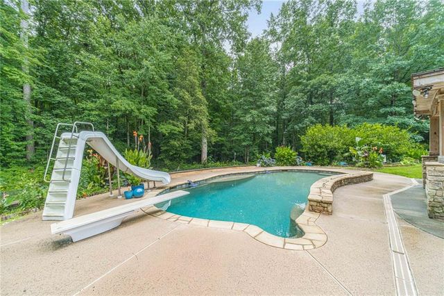 1617 Holly Ridge Drive, Loganville, GA 30052