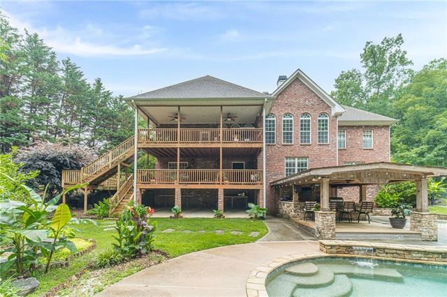 1617 Holly Ridge Drive, Loganville, GA 30052