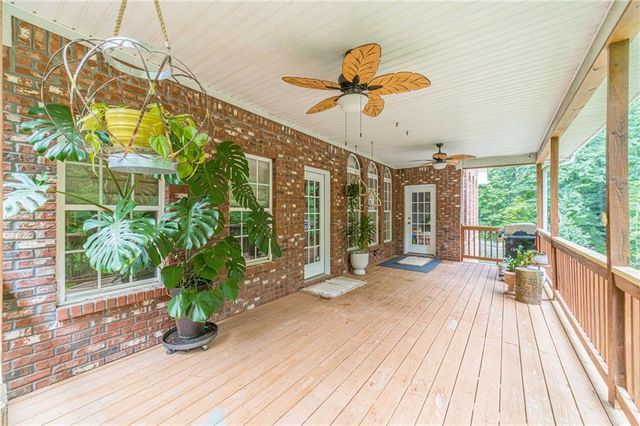 1617 Holly Ridge Drive, Loganville, GA 30052