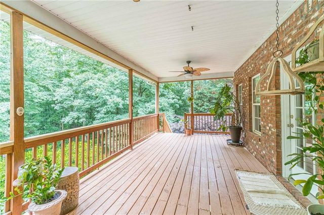 1617 Holly Ridge Drive, Loganville, GA 30052