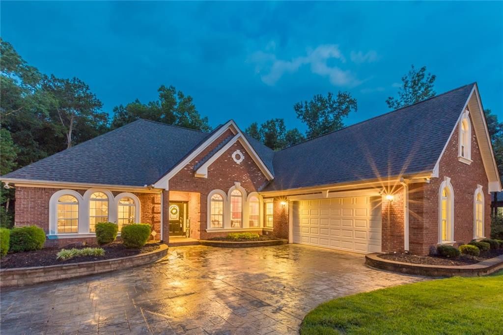 1617 Holly Ridge Drive, Loganville, GA 30052