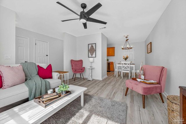 7150 Heather Oaks Dr, Pensacola, FL 32506