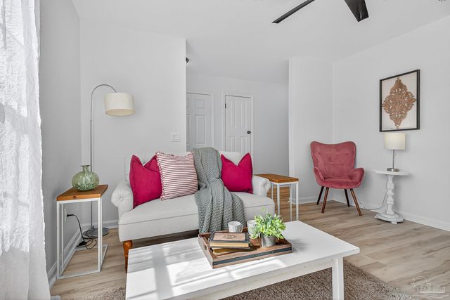 7150 Heather Oaks Dr, Pensacola, FL 32506