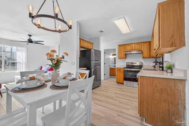 7150 Heather Oaks Dr, Pensacola, FL 32506