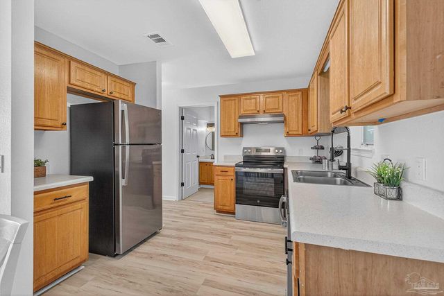 7150 Heather Oaks Dr, Pensacola, FL 32506