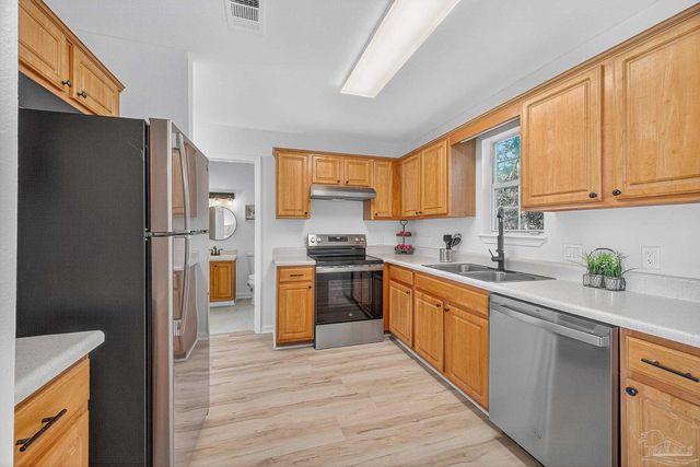 7150 Heather Oaks Dr, Pensacola, FL 32506