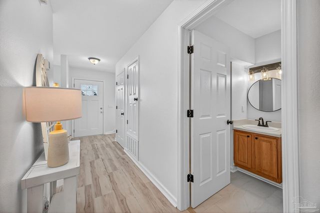 7150 Heather Oaks Dr, Pensacola, FL 32506