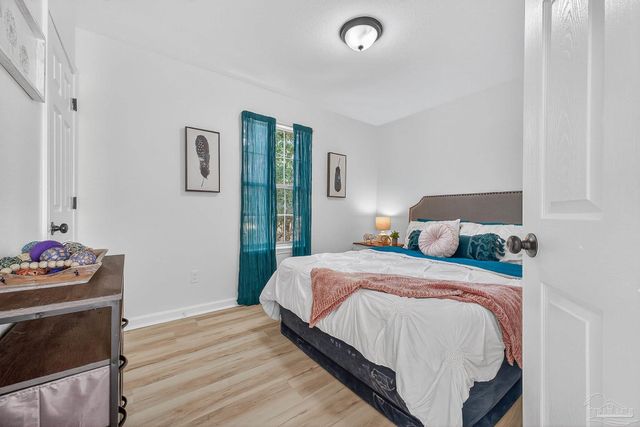 7150 Heather Oaks Dr, Pensacola, FL 32506