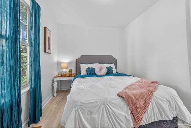 7150 Heather Oaks Dr, Pensacola, FL 32506