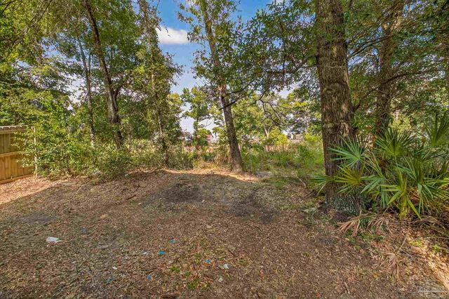 7150 Heather Oaks Dr, Pensacola, FL 32506