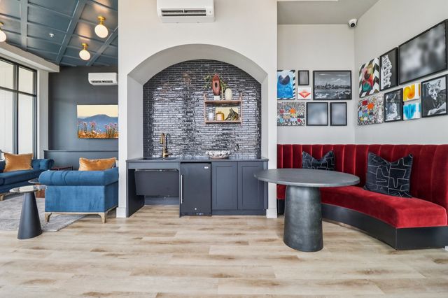 405 N Ewing Avenue 309, Dallas, TX 75203