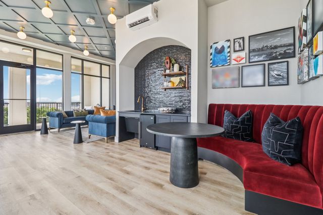 405 N Ewing Avenue 309, Dallas, TX 75203