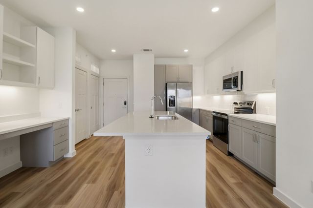 405 N Ewing Avenue 309, Dallas, TX 75203