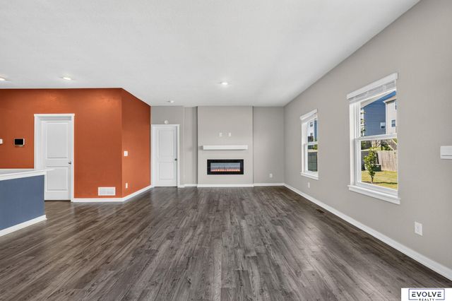8506 S 63rd Street, Papillion, NE 68157
