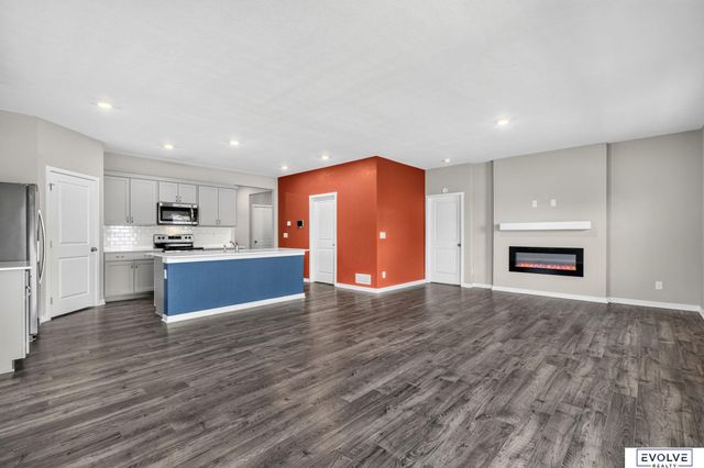 8506 S 63rd Street, Papillion, NE 68157
