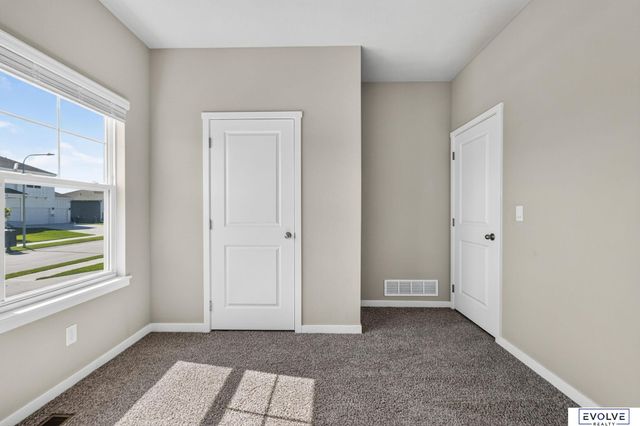 8506 S 63rd Street, Papillion, NE 68157