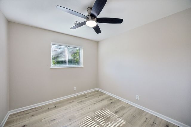 17574 State Highway 56, Southmayd, TX 75092