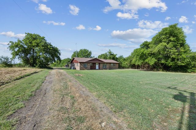 17574 State Highway 56, Southmayd, TX 75092