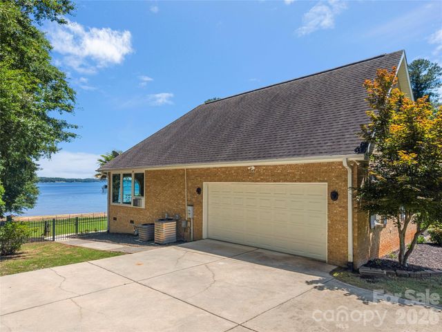 5100 Lake Wylie Road, Lake Wylie, SC 29710