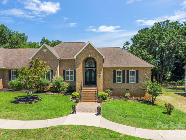 5100 Lake Wylie Road, Lake Wylie, SC 29710