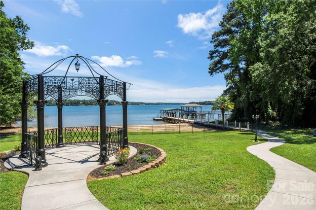 5100 Lake Wylie Road, Lake Wylie, SC 29710
