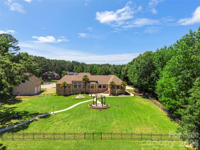 5100 Lake Wylie Road, Lake Wylie, SC 29710