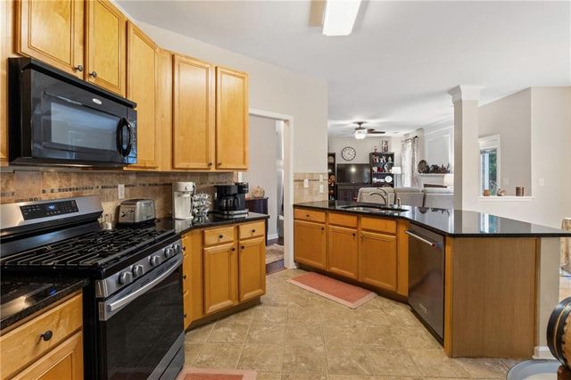 9815 Settlers Lane, Gainesville, GA 30506