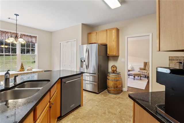 9815 Settlers Lane, Gainesville, GA 30506