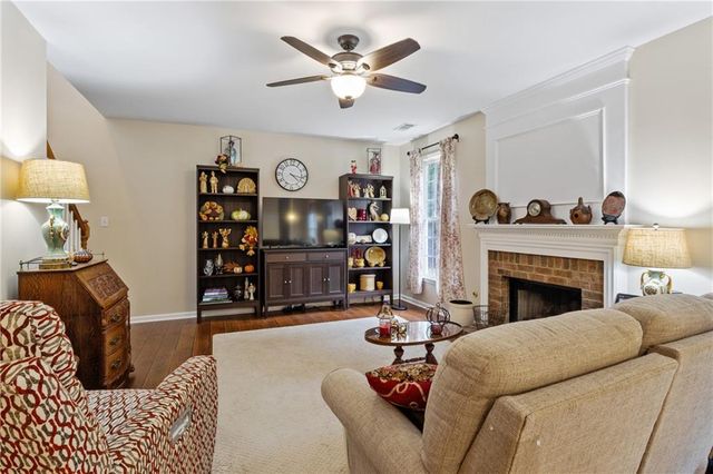 9815 Settlers Lane, Gainesville, GA 30506