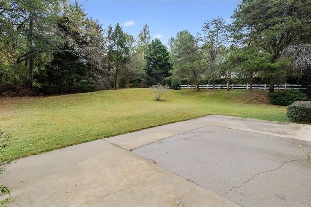 9815 Settlers Lane, Gainesville, GA 30506