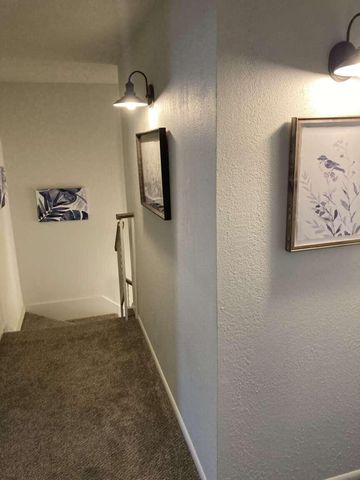 6813 Los Trechos Court NE, Albuquerque, NM 87109