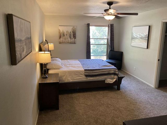 6813 Los Trechos Court NE, Albuquerque, NM 87109