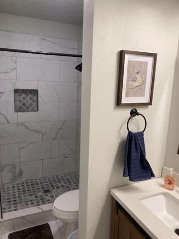 6813 Los Trechos Court NE, Albuquerque, NM 87109
