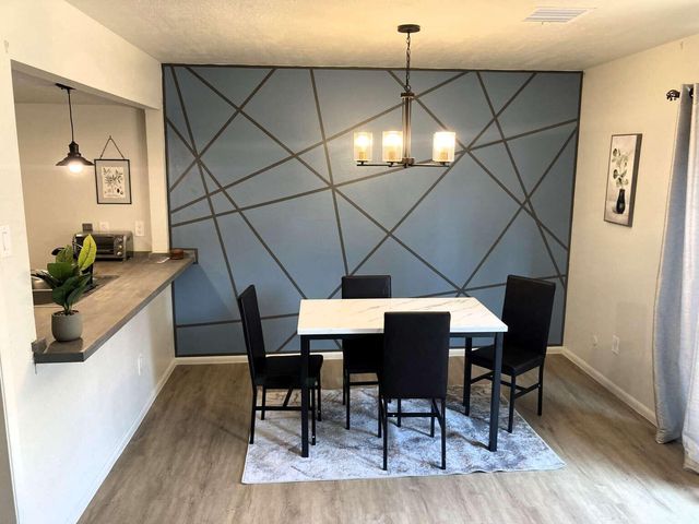 6813 Los Trechos Court NE, Albuquerque, NM 87109