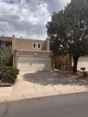 6813 Los Trechos Court NE, Albuquerque, NM 87109
