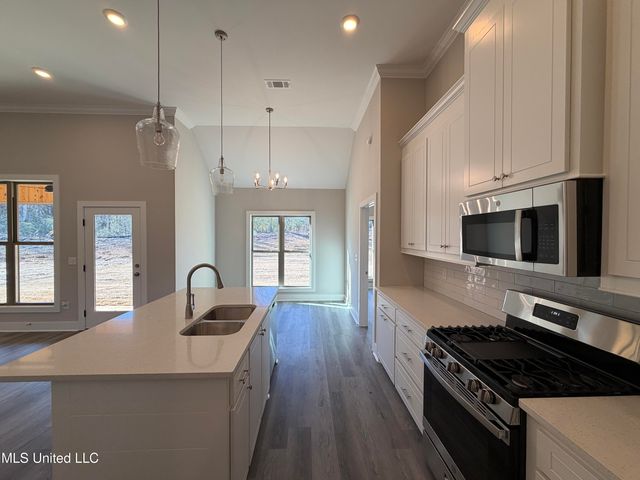 212 Anderson Oaks Drive, Pearl, MS 39208