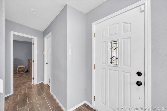 2212 W Memphis Place, Broken Arrow, OK 74012