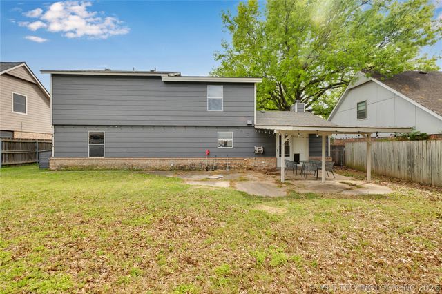 2212 W Memphis Place, Broken Arrow, OK 74012