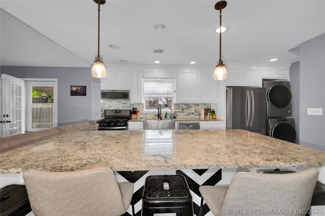 2212 W Memphis Place, Broken Arrow, OK 74012